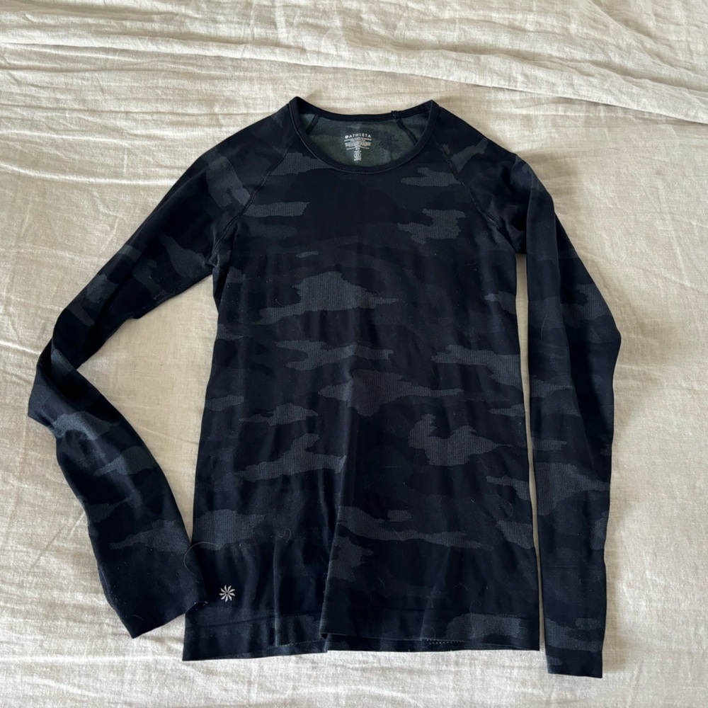 Athleta Compression Camo Long Sleeve Top